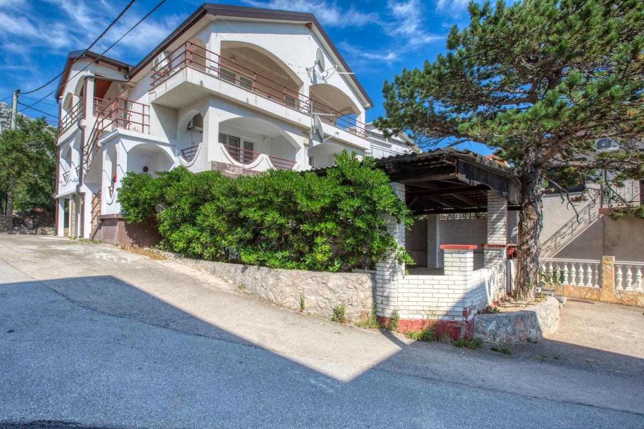 Apartmani Luky Karlobag Exterior foto