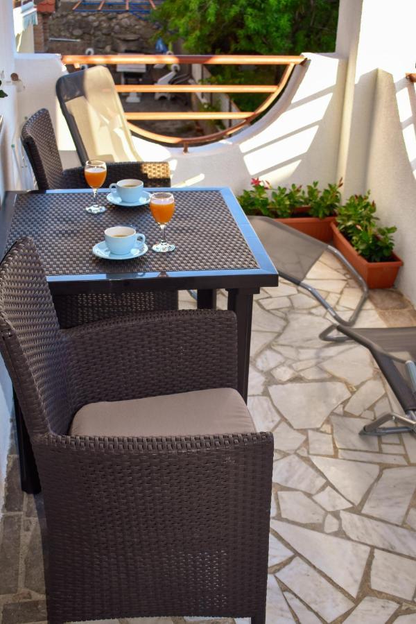 Apartmani Luky Karlobag Exterior foto